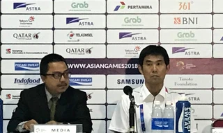 HLV Kojime Moriyasu (trái) cho biết Nhật Bản vẫn cần khắc phục lỗi để chơi tốt hơn.