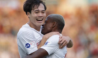 Văn Toàn mở tỉ số trong chiến thắng 2-1 của HAGL trước Bình Định chiều 14/3. Ảnh: Hữu Phạm 