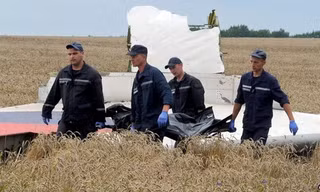 Di dời thi thể các nạn nhân MH17