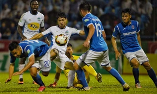 Công Phượng và HAGL nhận thất bại 0-3 trước Quảng Ninh trên sân Cẩm Phả chiều 9/6.(Ảnh Doãn Mạnh)