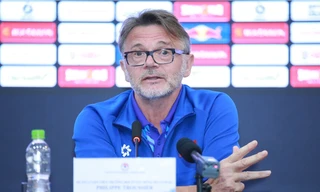 HLV Troussier bị VFF chấm dứt hợp đồng sớm do thất bại của đội tuyển Việt Nam.