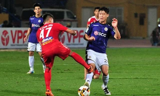 Nếu Tăng Tiến ra hết chân tình huống này, Duy Mạnh có thể gặp chấn thương nghiêm trọng. 