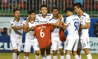 HAGL thắng đậm Khánh Hoà 4-1 trong ngày chia tay V-League.