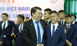 TTK Lê Hoài Anh động viên cầu thủ U20 Việt Nam trước ngày lên đường sang Đức tập huấn.