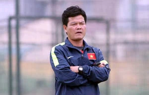 HLV Nguyễn Văn Sỹ nói gì về thảm bại trước UAE?