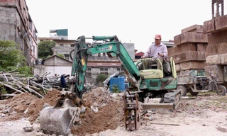 Công trường dự án cao tốc kết hợp đường sắt đô thị V+: Vượt khó để bám tiến độ