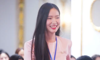 Á khôi IELTS 7.5 được mẹ nắn thẳng chân từ bé để thi hoa hậu