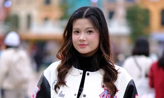 Mặc đẹp đi xem NSND Tự Long và 32 anh tài