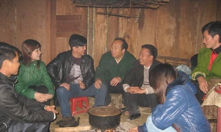 Tết của gia đình người Mông ở Nậm Cắn