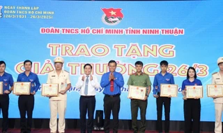 Tuổi trẻ Ninh Thuận check in cảnh đẹp quảng bá quê hương