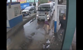 Côn đồ đánh gãy tay nhân viên trạm thu phí ở Bình Dương