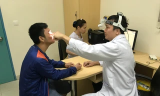 Nội soi đường mũi vá lỗ rò dịch não tuỷ hiếm gặp