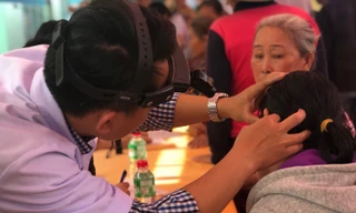 Đoàn bác sĩ thiện nguyện về với bà con nghèo xã Ninh Thượng