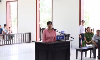  Vợ đầu độc chồng bằng canh khổ qua lá ngón lãnh án 14 năm tù