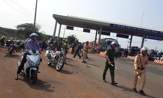 Xả trạm BOT Đồng Xoài - Phước Long 10 phút vì tài xế phản đối