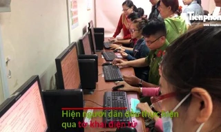 Người dân TPHCM đổ xô đi làm hộ chiếu