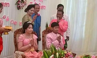 con gái độc nhất của cựu lãnh đạo Khmer Đỏ Pol Pot làm đám cưới.