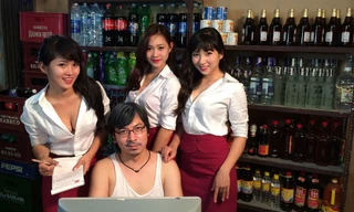 Giáo sư Xoay thành ông chủ hàng tạp hóa