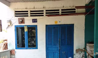 Căn nhà nơi chị T.T.L tố người chồng nhiều lần hãm hiếp con riêng của mình 