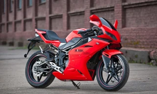 Xe đua Minsk trông thế nào?