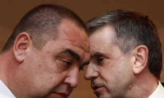 Lãnh đạo Lugansk tự xưng Igor Plotnitsky (trái) (Nguồn: AFP)