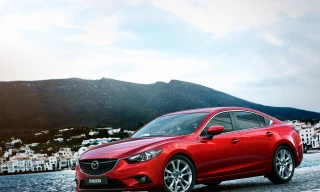 Mazda6 giảm giá sốc, đối đầu với Toyota Camry