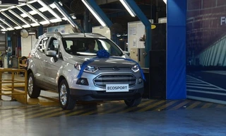 Ford tiếp tục ‘thăng hoa’ trong tháng 10