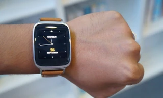 Trên tay ZenWatch, thiết kế tuyệt đẹp và chống nước