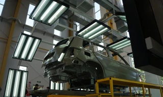 Khám nhà máy của Mercedes tại Việt Nam 