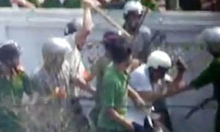 Đề nghị Bộ Công an vào cuộc vụ hành hung nhà báo