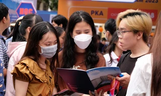 Nhiều trường đại học đang 'hành' thí sinh? 