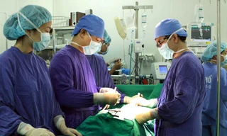 Mua sắm thuốc, vật tư y tế khó khăn: Đã gỡ được nút thắt về giá 