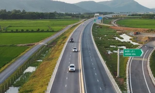 Đại biểu QH cho rằng, thu phí trên cao tốc đầu tư bằng ngân sách sẽ không đảm bảo mục tiêu giảm khó khăn cho người dân, doanh nghiệp Ảnh: Anh Trọng 