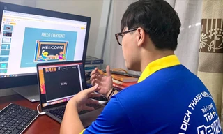 Dạy tiếng Anh và tuyên truyền kiến thức pháp luật là một trong những hoạt động tình nguyện của sinh viên ĐH Luật Hà Nội 