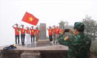 Chinh phục cột mốc A Pa Chải: Không còn quá khó 