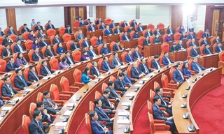 Cán bộ là 'gốc' của mọi công việc 