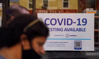 Điểm xét nghiệm COVID-19 tại New York, Mỹ. Ảnh: LA Times 