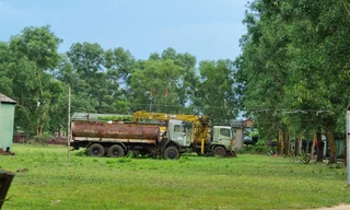 Máy móc của đại dự án phơi sương nhiều năm, bị hư hỏng Ảnh: Quang Long