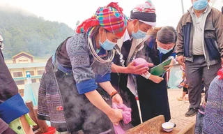 Xem người Mông đón Tết sớm 