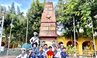 'Cú đúp' Sinh viên 5 tốt, Sao Tháng Giêng 