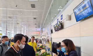 Đề xuất bỏ trần giá vé máy bay với đường bay có từ 3 hãng hàng không khai thác trở lên được đánh giá là trái Luật Cạnh tranh Ảnh minh họa: Phạm Thanh