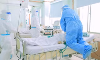 “Ranh giới” ghi lại hành trình cứu chữa, giành giật sự sống cho các sản phụ là F0 Ảnh: NVCC 