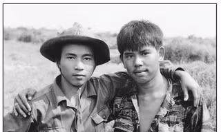 Người chép sử bằng hình ảnh 