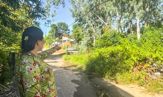 Người dân được cấp sổ đỏ đất ở từ năm 2009, nhưng đến nay vẫn chưa có đất để xây nhà Ảnh: Trương Định 