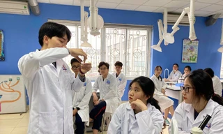 Chuyên gia, giáo viên cho rằng, Thông tư 22 có nhiều ưu điểm. Ảnh: Quỳnh Anh 