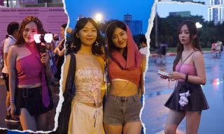 Hắc Hường phủ kín sân vận động, nhiều bạn trẻ lên đồ đến check-in chờ vé "xả sốc"