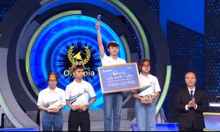 "Học bá" Ninh Bình chạy nước rút thành công, dẫn đầu đoàn leo núi Đường Lên Đỉnh Olympia