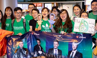 Westlife hạ cánh tại TP.HCM, sẵn sàng “cháy hết mình” cho 2 đêm nhạc sắp tới