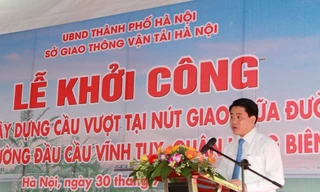Ông Nguyễn Đức Chung phát biểu tại lễ khởi công. Ảnh: Minh Đức