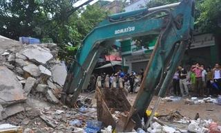 Hiện trường vụ sập nhà. 